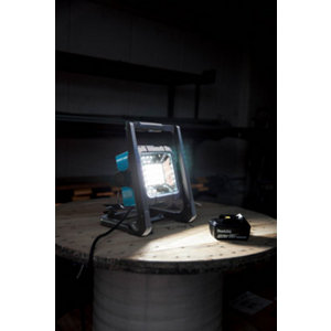 PROJECTEUR DE CHANTIER 18V MAKITA