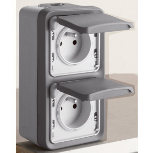 Double prise 2P+T verticale "Plexo"