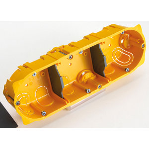 Boîte d'encastrement triple plaque de plâtre p. 40 mm