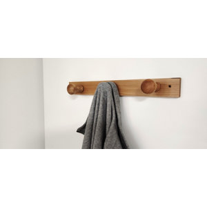 Porte-manteaux en pin verni - 3 têtes