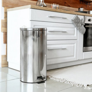 Poubelle à pédale ronde inox 30 L diamètre 29,5 cm hauteur 64,5 cm