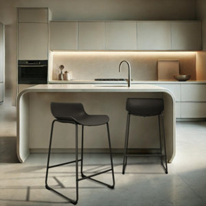 Tabouret de bar KUMO noir assise polypropylène structure acier 48x51x84 cm