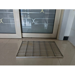 Tapis extérieur en acier galvanisé gris - 40x60 cm