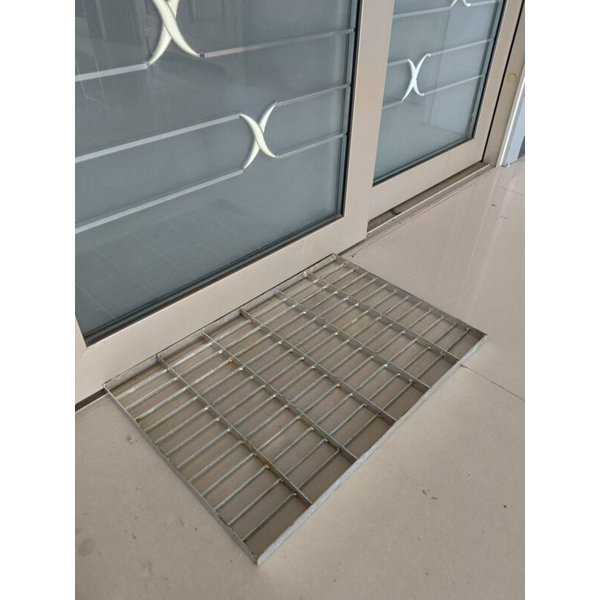 Tapis extérieur en acier galvanisé gris - 40x60 cm - Brico Dépôt