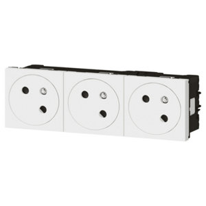 Bloc triple prises avec terre surface double inclinées 45° "Mosaic" blanc