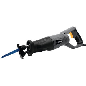 Scie sabre 750 w