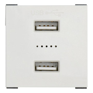 Prise USB blanc