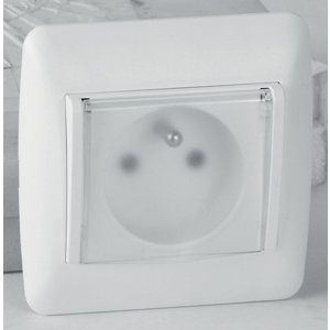 Prise avec terre + cache "OME" blanc