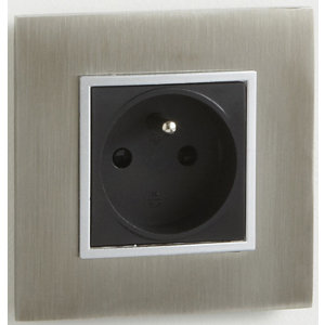 Prise avec terre "Kobé" - Noir