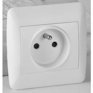 Prise 2 points avec terre "OME" blanc