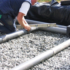 Rouleau de film multi-usages en polyéthylène tri couche 400 microns noir 8,60x8,60 m