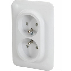 Double prise avec terre verticale "Ovalis" blanc - 16 A