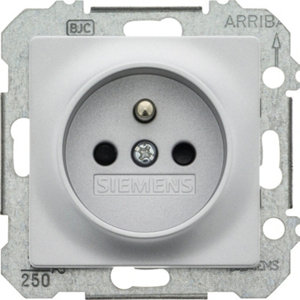 Prise avec terre "Delta Mega" aluminium