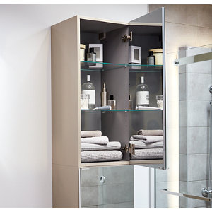 Tablette en verre rectangulaire L. 35,8 x P. 32 cm.