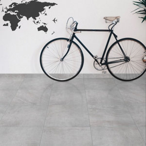 Plinthe "Alberini" gris clair - l. 8 x L. 42 cm