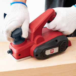 Rabot filaire 650W 82 mm avec sac à poussière - PHP650C