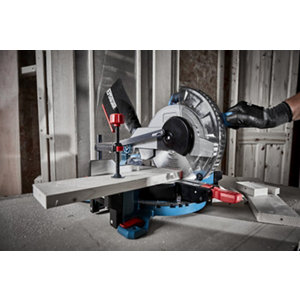 Scie à onglet filaire 1800W - EMIS254C