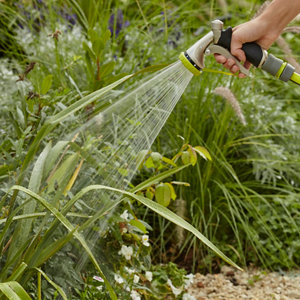 Pistolet de pulvérisation à jet réglable