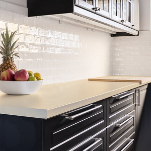 Résine colorée noir, pour rénover les éléments muraux 250 ml