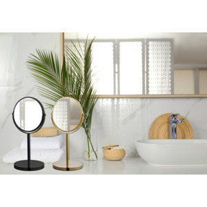 Miroir sur pied noir grossissant noir