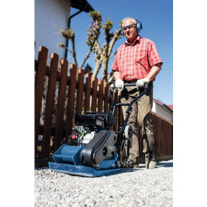 Plaque vibrante thermique 79 CM³, moteur 4 temps