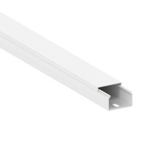 Moulure blanche goulotte L. 2 m x P. 25 x4 H. 40 mm