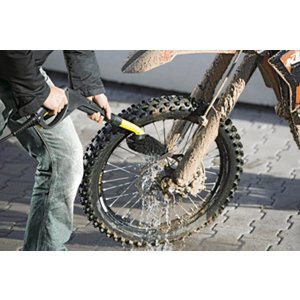 Brosse speciale roues