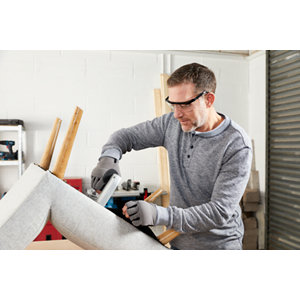 Lunettes de protection enveloppantes avec écrans latéraux intégrés