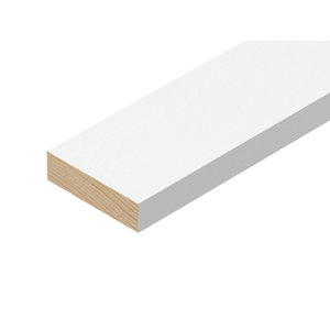 Tasseau en pin prépeint 2,40 m - 12 x 44 mm
