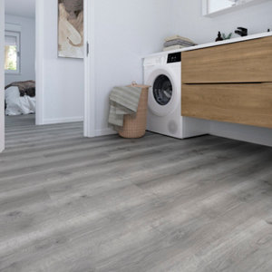 Sol stratifié à clipser aspect chêne gris "Cahuita" compatible pièces humides - L. 128,5 x l. 19,2 cm x Ép. 8 mm.