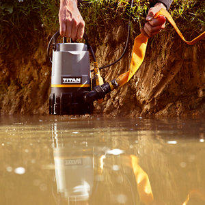 Pompe vide-cave "TITAN" à eaux chargées 400 W - 10000 L/h.