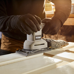 Ponceuse multifonction filaire 200 W