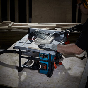 Scie sur table 18 V en acier et aluminium