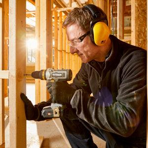 Perceuse-visseuse sans fil 18 V + 2 batteries 2 Ah Li-ION + 1 chargeur