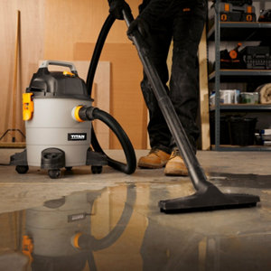 Aspirateur sec et humide filaire 1300 W