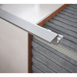 Nez de marche aluminium droit 2,50 m x 11 mm