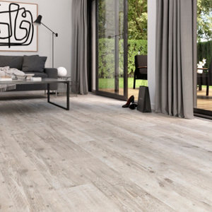 Sol stratifié à clipser aspect chêne blanchi vintage "Crvena" - L. 128,5 x l. 28 cm x Ép. 8 mm