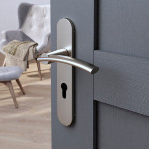 Poignée de porte "Lyderic" avec trou pour cylindre - Effet nickel - Entraxe 195 mm