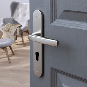 Poignée de porte "Iza" avec trou pour cylindre - Entraxe 195 mm