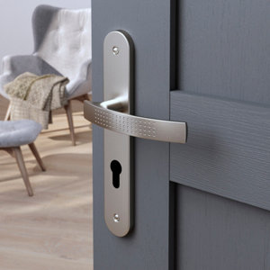 Poignée de porte "Edric" avec trou pour cylindre - Entraxe 195 mm