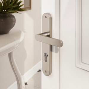 Poignée de porte extérieure "Marick" avec trou pour cylindre - Entraxe 195 mm