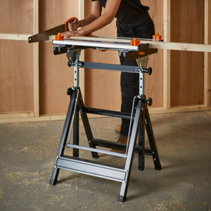 Etabli mobile pliant en acier - H. 78 x L. 60,5 x l. 57 cm