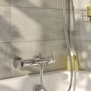 Mitigeur bain/douche mural ODALIA C chromé, débit 40 L/min, dimensions 28,5x8,4x17,9 cm