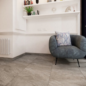 Plinthe carrelage "BISCARROSSE" gris l.9 x L. 60,8 cm