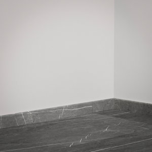 Plinthe noir carrelage de sol intérieur "Suprême" - 8 X 61 cm