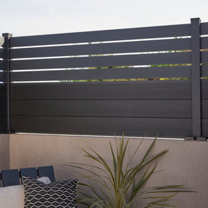 1/4 panneau aluminium noir L. 179 cm x H. 44,1 cm x Ep. 2,1 cm