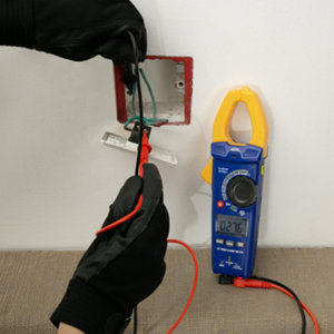 Pince ampèremétrique compacte 400A CA