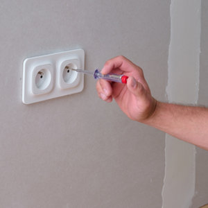 Lot 5 tournevis + testeur