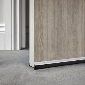 Bas de porte brosse en aluminium 1m