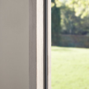 Joint adhesif en silicone "profil d" noir 6m